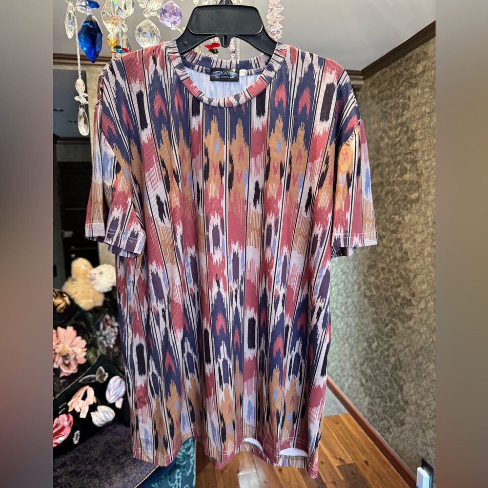 Colorful Patterned Short Sleeve Tee